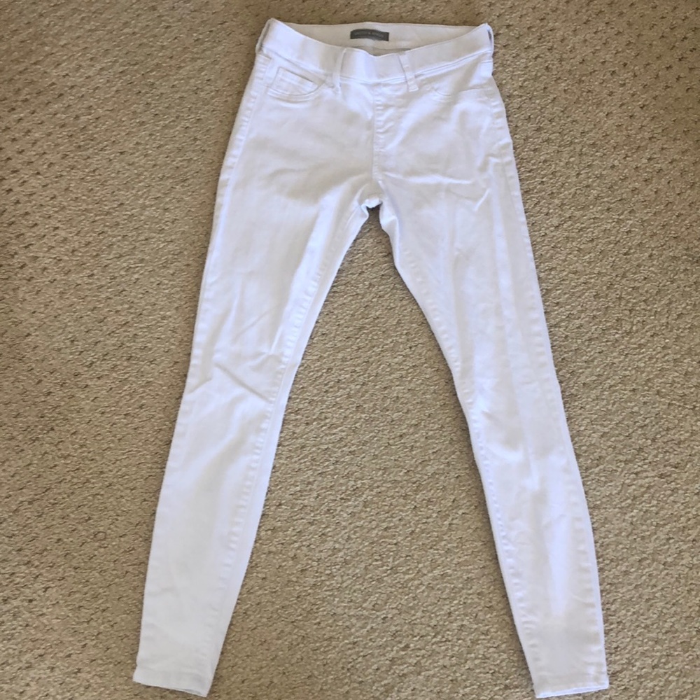 White skinny pants size small for woman